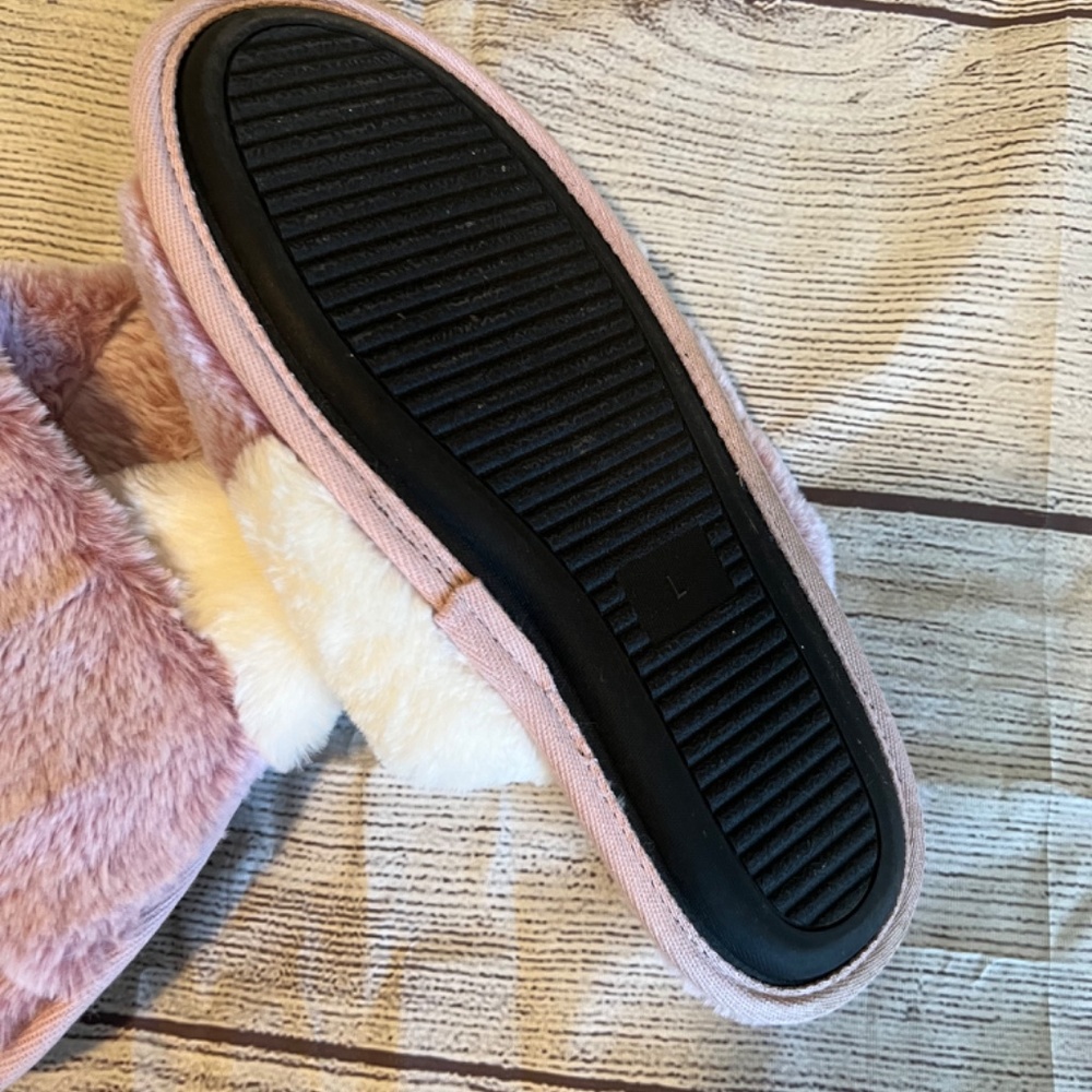 Slippers - Picture 4 of 5